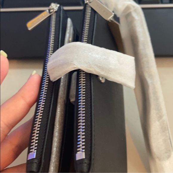 NWT MICHAEL KORS WRISTLET WALLET - Picture 3 of 5